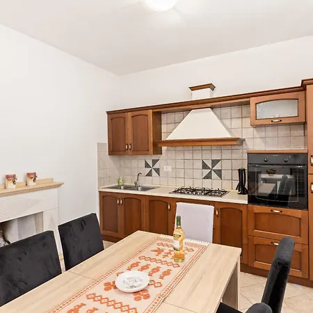 Grande Casa Nel Villaggio Scano Montiferro