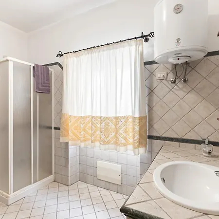 Grande Casa Nel Villaggio Scano Montiferro